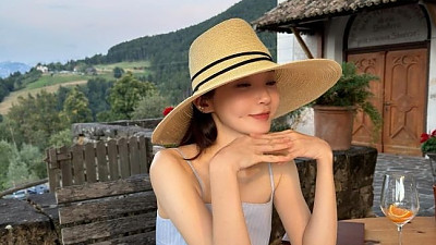 ‘번아웃’ 진단 강민경 “잠시 천국에 다녀왔다” 이탈리아 휴가 근황 공개