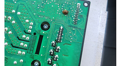 이 날씨에 구입한 지 얼마 안된 에어컨이 고장나서 빡친 펨코인