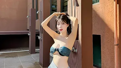 야외샤워장에서의 몸매자랑